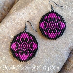 𝅺HOT Pink Round Southwest Beaded Earrings